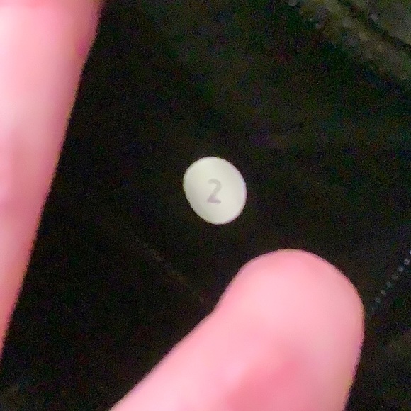 EUC Lululemon capris - Picture 5 of 6